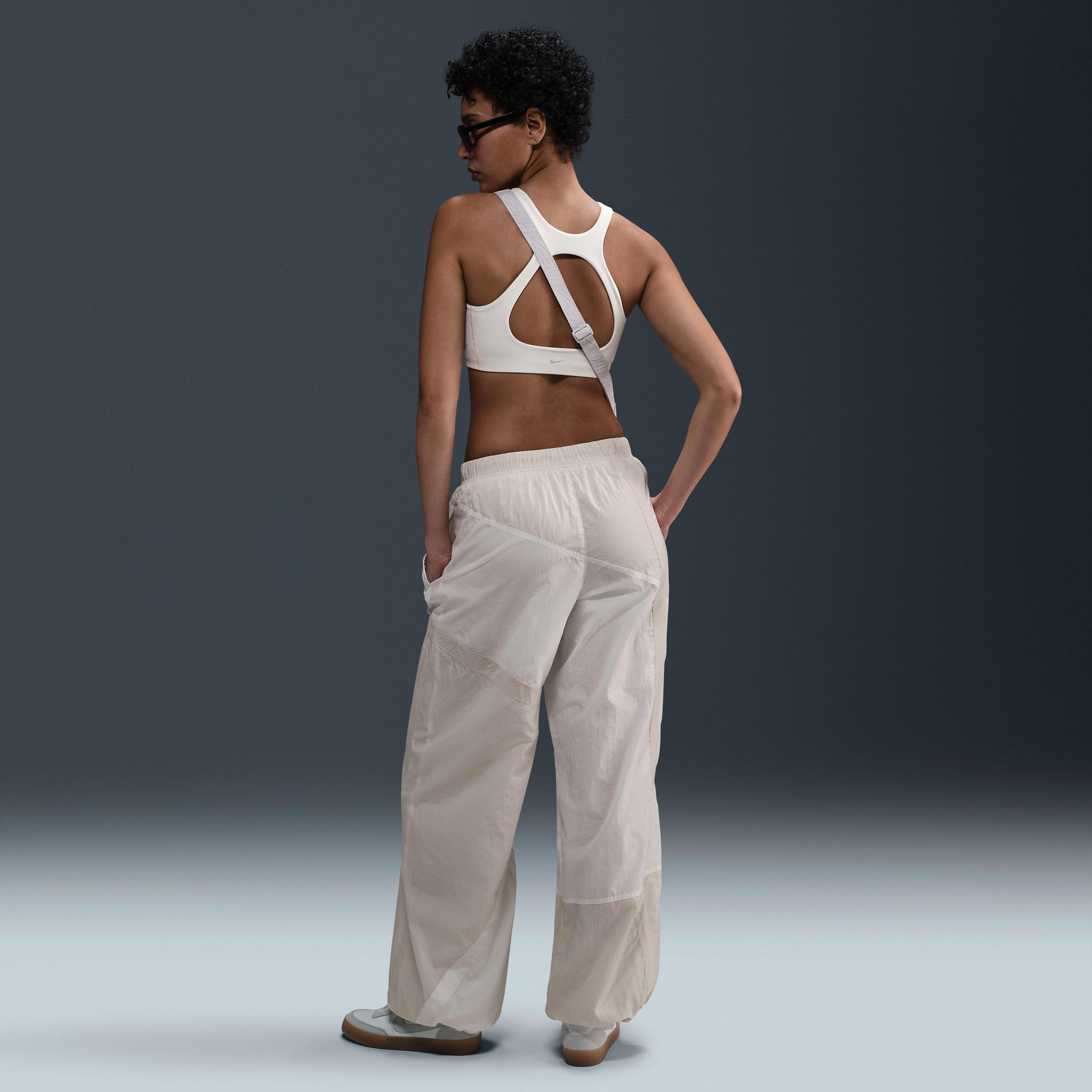 【Nike】★パンツ★ Women's Mid-Rise Loose Pants Amazon.com: Nike Sportswear Women's Mid-Rise Loose Woven
